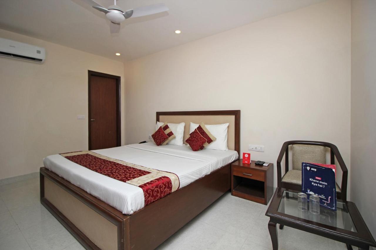 Oyo Hotel Blu Pebbles Near Delhi Airport Nueva Delhi Exterior foto