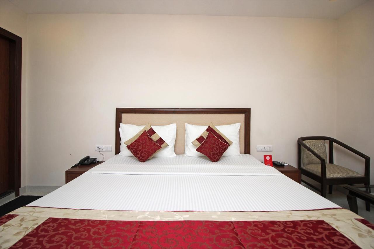 Oyo Hotel Blu Pebbles Near Delhi Airport Nueva Delhi Exterior foto
