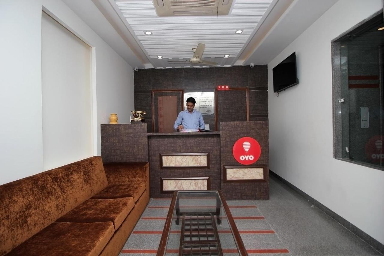 Oyo Hotel Blu Pebbles Near Delhi Airport Nueva Delhi Exterior foto